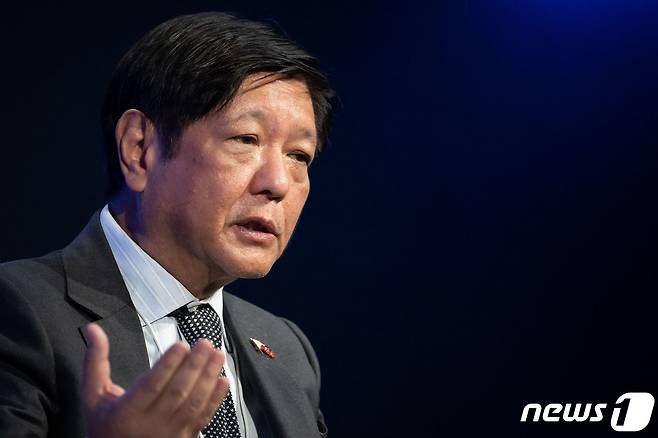 페르디난드 마르코스 주니어 필리핀 대통령이 18일(현지시간) 스위스 다보스에서 열린 세계 경제 포럼(WEF)에 참석해 발언을 하고 있다. ⓒ AFP=뉴스1 ⓒ News1 우동명 기자