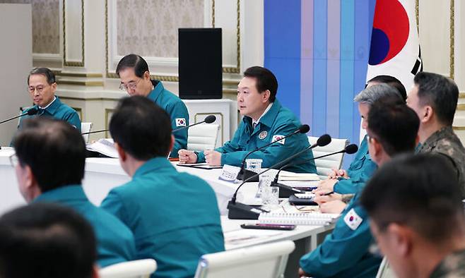 윤석열 대통령이 8일 청와대 영빈관에서 열린 제56차 중앙통합방위회의에서 발언하고 있다. 연합뉴스