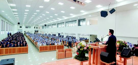 김주철 목사가 멕시코시티 하나님의 교회 헌당 예배를 집전하고 있다. 하나님의 교회 제공.