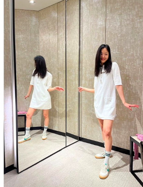 Actor Kim Go-eun exuded fresh charm.On the 18th, Kim Go-eun posted a picture with a heart emoticon. In the photo, he has a white short-sleeved dress with sneakers and a casual look.He also took a pose that seemed to dance with a bright smile and caught his eye.In particular, Kim Go-eun boasted not only the slender legs but also the natural and beautiful beauty, and the netizens showed various reactions such as  ⁇   ⁇   ⁇   ⁇   ⁇   ⁇ ,  ⁇   ⁇   ⁇   ⁇   ⁇   ⁇ ,  ⁇   ⁇   ⁇   ⁇   ⁇   ⁇   ⁇ .On the other hand, Kim Go-eun appeared in TVN drama  ⁇   ⁇   ⁇   ⁇ , movie  ⁇   ⁇   ⁇   ⁇   ⁇ , and it is said that he played the role of shaman in the occult thriller movie  ⁇   ⁇   ⁇   ⁇   ⁇   ⁇ .The Kim Go-Eun Channel