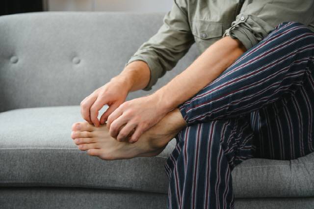 무좀을 예방하려면 비눗물로 발가락 사이사이를 꼼꼼히 씻고, 완전히 말리는 게 중요하다./사진=게티이미지뱅크