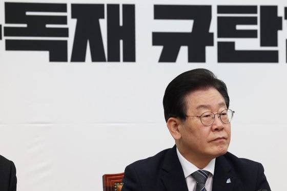 이재명 더불어민주당 대표가 22일 국회에서 열린 최고위원회의에 참석해 있다. 장진영 기자.