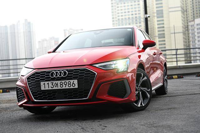 아우디 A3 40 TFSI 프리미엄