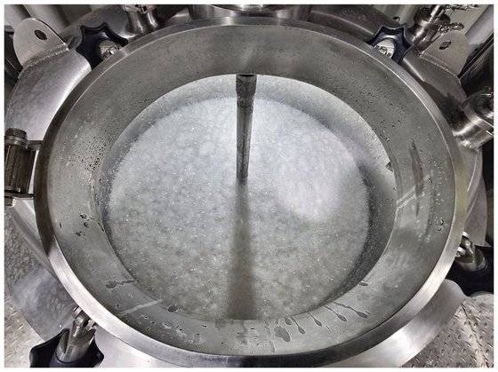 도정한 쌀을 증류하는 모습. 사진 케이알컴퍼니