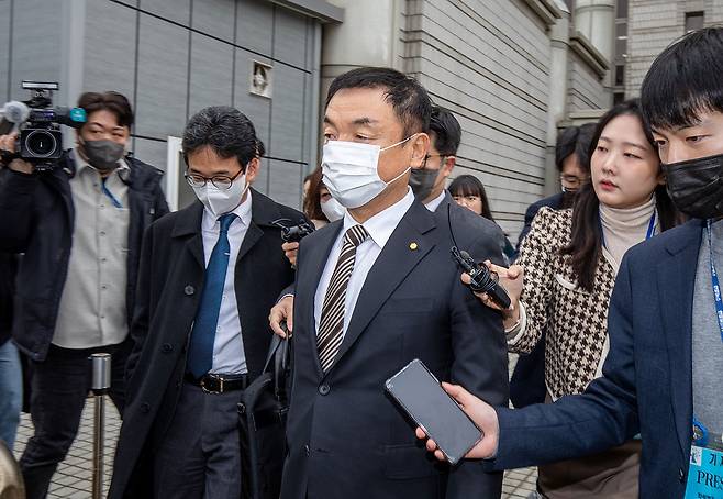 2월10일 권오수 도이치모터스 전 회장(가운데)은 1심에서 징역 2년에 집행유예 3년을 선고받았다.ⓒ김흥구