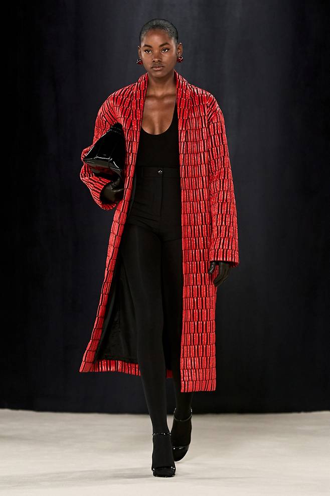 사진 : 페라가모(FERRAGAMO), 이탈리아 밀라노 2023 F/W 패션쇼 ⓒFERRAGAMO