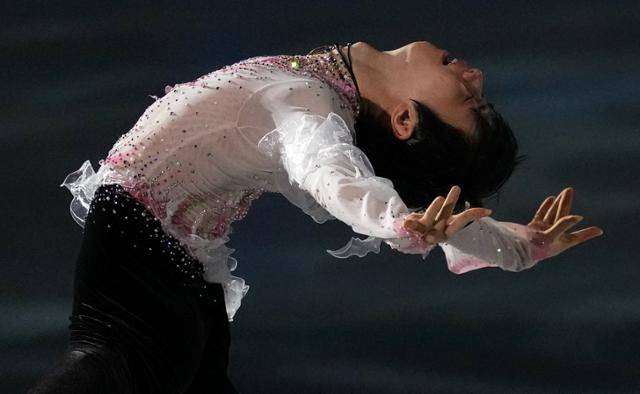 지난해 2월 20일 베이징 동계올림픽 피겨스케이팅 갈라쇼에서 연기하는 하뉴 유즈루. 베이징=로이터 연합뉴스