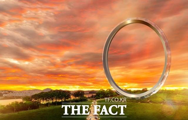 서울시는 지난 8일 마포구 상암동 하늘공원에 180m 규모 대관람차 서울링 조성 계획을 발표했다. 오세훈 서울시장이 추진하는 '한강르네상스 2.0' 사업의 일환으로, 서울의 대표 관문에 랜드마크를 짓겠다는 구상이다./서울시