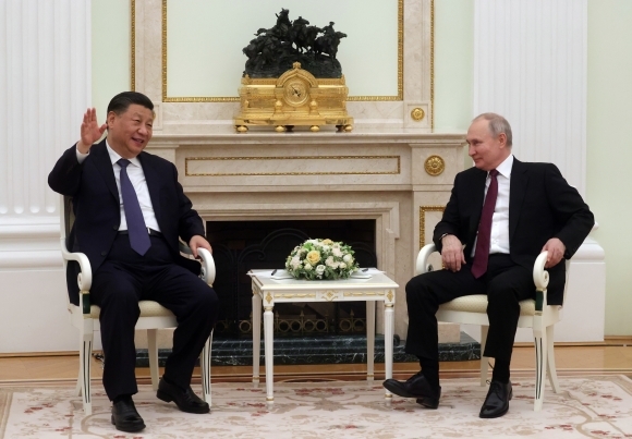 20일(현지시간) 블라디미르 푸틴 러시아 대통령과 시진핑 중국 국가주석이 모스크바 크렘린궁에서 회담하고 있다. 2023.3.20 로이터 연합뉴스
