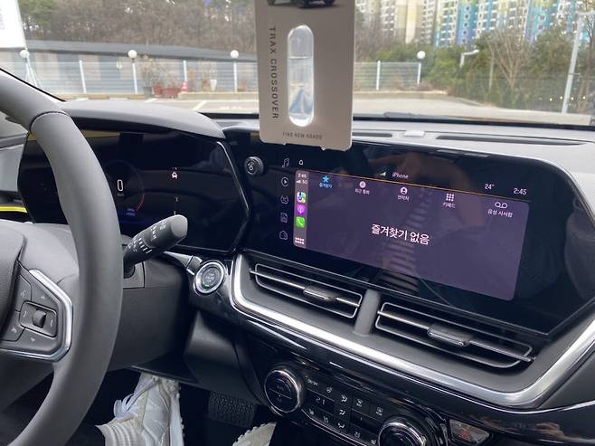 쉐보레 트랙스 크로스오버 애플 카플레이를 연결한 모습. 정치연 기자