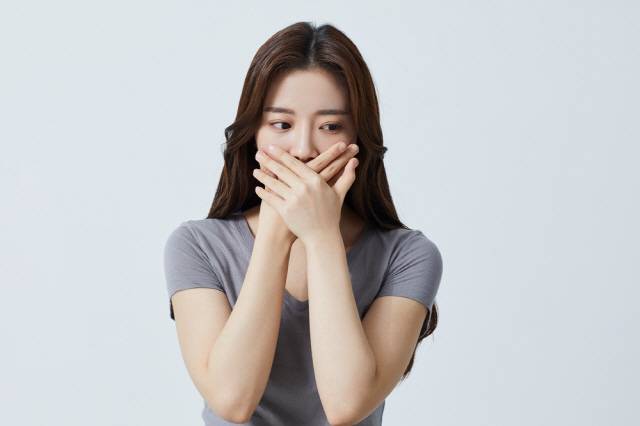 딸꾹질은 가슴과 배 사이에 있는 횡격막이 자극을 받아 경련하며 나타난다./사진=클립아트코리아