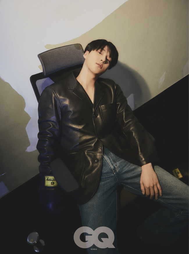 Yang Se-jong confessed that he had a heart to transfuse himself.A pictorial with actor Yang Se-jong and GQ Korea was released on March 24.Yang Se-jong in the public picture showed a variety of charms such as boasting a boyish beauty and making a smile, and staring at the camera with a mature aura with deep eyes.In an interview following the picture, Yang Se-jong said that it is more important than being honest in acting. Yang Se-jong said, So I practice a lot when Im alone.I tried to be sincere, but I tried to imagine it in an open attitude, and I spit it out in various ways, and it is a process of continuing to visit.Yang Se-jong also said, I have never thought about the question that I did not choose an overly unrealistic character.  ⁇  I think he likes real  ⁇   ⁇   ⁇ .On the other hand, Yang Se-jong, who is still unstable, seems to have shifted his center of gravity to how well he governs rather than eliminating anxiety.I feel like I have a little bit of a way of transfusing myself so that I do not feel anxiety completely.