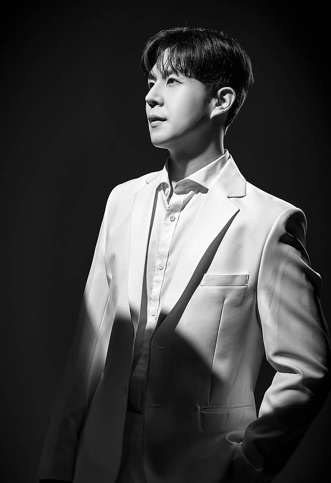 용호는 지난해 1월 싱글 앨범 '당신인가요'로 가요계에 정식 데뷔했다. 킹덤엔터테인먼트 제공