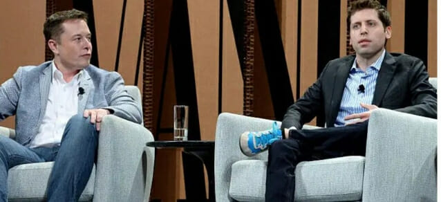 일론 머스크(왼쪽) 샘 알트먼이 2015년 한 행사에서 이야기를 하고 있다. 오픈AI 공동 설립자인 두 사람은 이때만해도 관계가 좋았는데 2018년 머스크가 오픈AI를 떠나면서 서로를 비난하는 불편한 관계가 됐다.