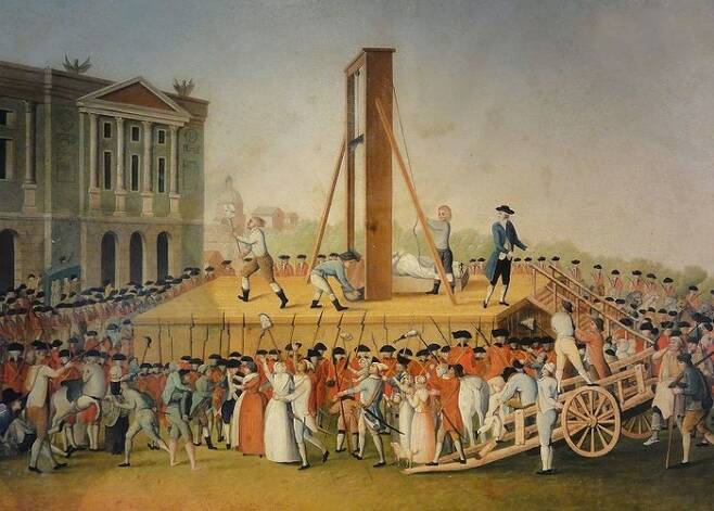 1793년 혁명 광장 에서 마리 앙투아네트 처형. 야설에 적힌 ‘근친상간’ 등이 죄의 혐의로 그대로 적용됐다.