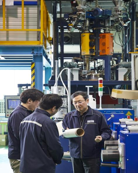 함완규 섬유연구부문 수석연구원 연구팀. 생기연 제공