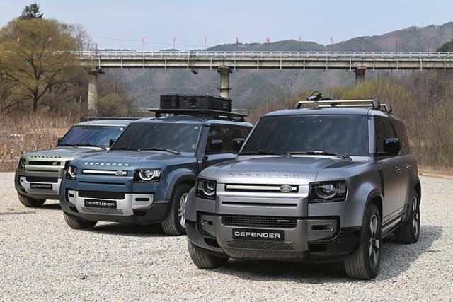 랜드로버 디펜더 130 D300 X 다이내믹 HSE