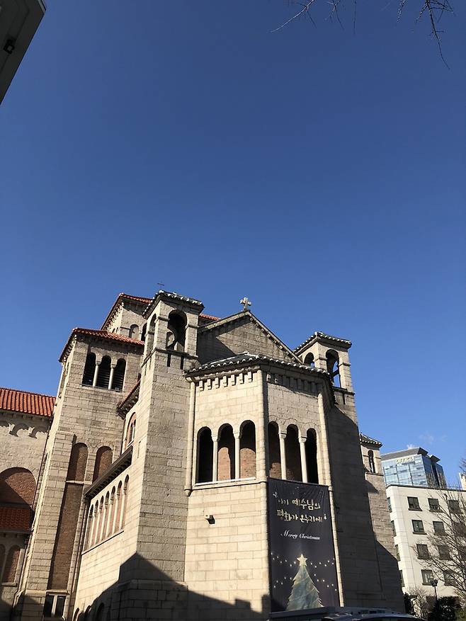 서울 중구 정동에 있는 대한성공회 서울주교좌성당은 국내에서 아름다운 건축물로 손에 꼽힌다.