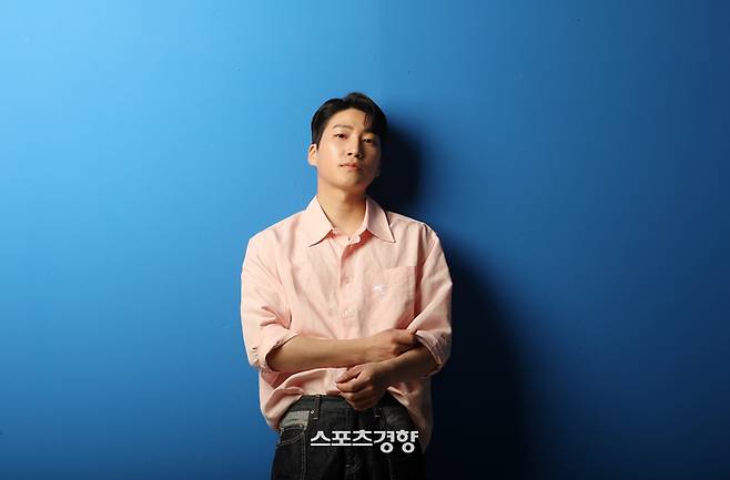 KBS1 드라마 ‘내 눈에 콩깍지’ 에 출연한 배우 정수환이 ‘스포츠경향’과 인터뷰에 앞서 포즈를 취하고 있다. 사진 정지윤 선임기자