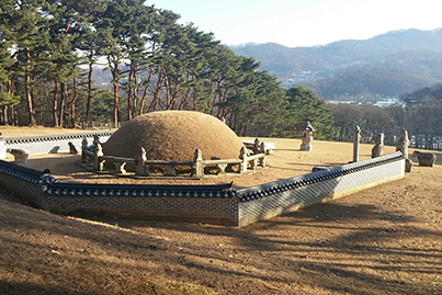 Illeung, a combined tomb of the 23rd King Sunjo and Queen Sunwon (Cultural Heritage Administration)