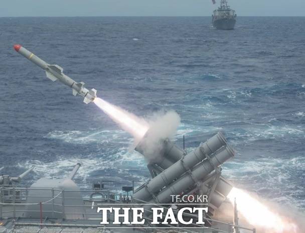 대만이 함대홤형 하푼 미사일이 발사되고 있다./보잉