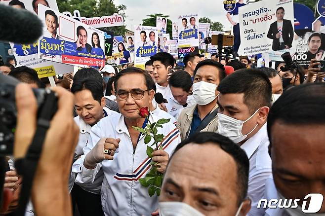 3일(현지시간) 태국 방콕에서 쁘라윳 짠오차 총리가 5월 총선을 앞두고 선거 유세에 나서고 있다. ⓒ AFP=뉴스1 ⓒ News1 박재하 기자