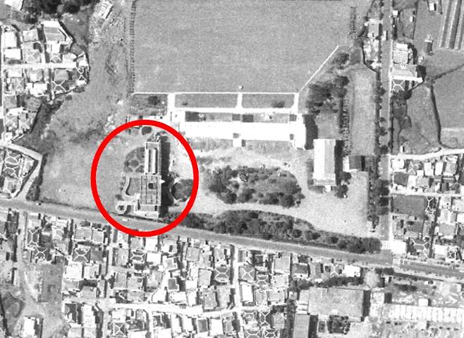 1990년 철거 직전인 옛 제주대 본관 항공사진 모습. 제주도공간정보포털 제공