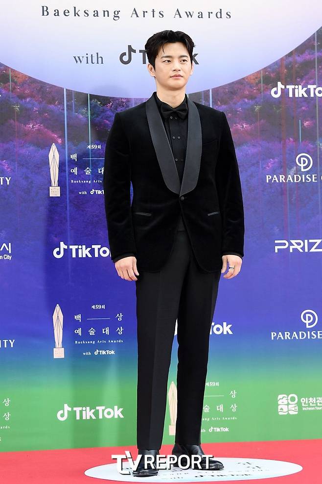Actor Seo In-guk attends the 59th Baeksang Arts Awards Red Carpet held in Paradise City, Jung-gu, Incheon on the afternoon of the 28th.The 59th Baeksang Arts Awards, hosted by Shin Dong-yeop, Suzy and Park Bo-gum, will be broadcast live on JTBC, JTBC2 and JTBC4, and live on TikTok.
