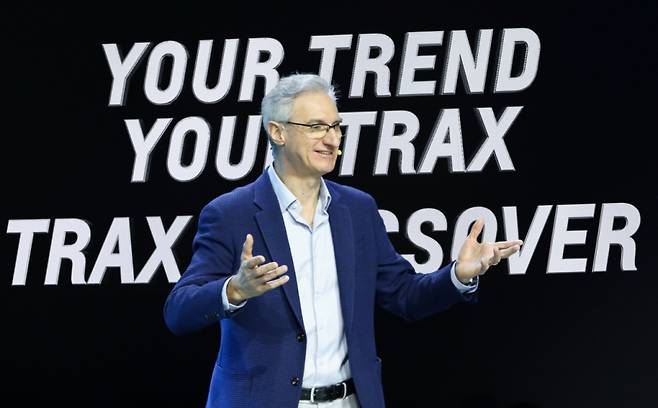 로베르토 렘펠 GM 한국사업장 사장이 22일 오전 11시 일산 킨텍스에서 쉐보레 트랙스의 완전변경(풀체인지) 모델 '쉐보레 트랙스 크로스오버'를 소개하고 있다/사진제공=GM 한국사업장