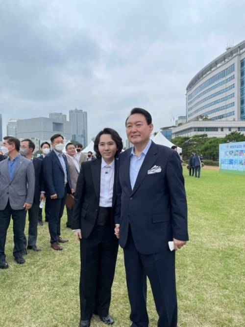 2003년 2월 노무현 전 대통령 취임식부터 지난해 6월 용산 대통령실 이전 축하 공연까지 그는 20년간 10명의 전·현직 대통령 앞에서 노래한 이력을 갖고 있다. 임형주 제공