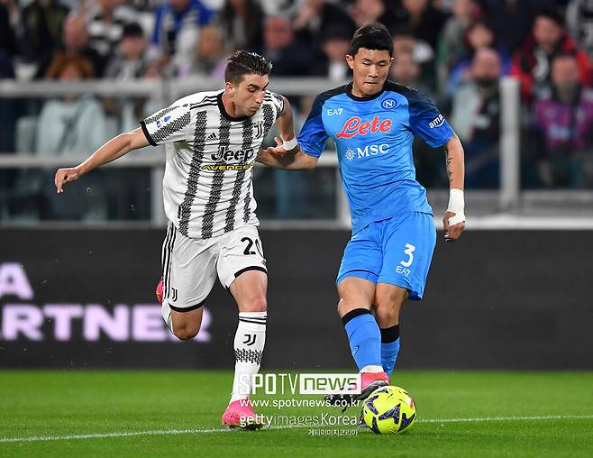 ▲ 유벤투스를 상대하는 김민재(오른쪽), '증명은 끝났다'