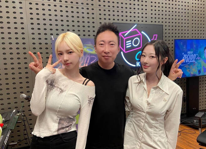 On the 10th broadcast KBS Cool FM Park Myeong-sus Radio show, Aespas Karina and Giselle appeared as guests.DJ Park Myeong-su said, Why are you so pretty? Do you get pretty when you take a break? Karina said, I worked hard because it was a comeback. I also went on a diet.Park Myeong-su said, Do not come back, is not it too hard to lose weight?Aespa recently released the new song spissy (Spicy), Karina said, This time its a little spicy. As you can see from our music video, its the story of four spicy women in college.We have always been in the wilderness, but this time we finally have Kahaani coming to the real world. We have a door that connects us to the Force after we come from the wilderness to the real world, and it is Kahaani that opens the door and causes an anomaly in the real world, he added.Park Myeong-su said, Idols should be multi-dimensional, but do you want to go to the Cannes Film Festival as an actor, not an ambassador?Im sorry to say its rough, but if Aespa activity is 10 years, then youll have to plan your activities later. Giselle said, I want to go out so much. I like Acting, and I like watching movies, so Im greedy. Karina said, I feel like Im looking for a new me and its fun. I really want to.But if Liaison doesnt talk to me, I dont know. If its not fixed, he doesnt talk much. Liaison is very different.When asked about the recent International Workers Day, Karina boasted, I was busy with my schedule, so I called and bought a car for Parent.Giselle also said, Japan has a video call with Parent because International Workers Day is different from Korea. Parent also came to the concert earlier.I honestly can not even tell you that you came. I really appreciate it, but it is more comfortable for me to come home. When one of the listeners asked, Who talks the most in the group chat room? Karina said, When one person starts, they come and go together. I think they really talk a lot.Finally, Aespa said, It is glorious and exciting to be on our own stage now.