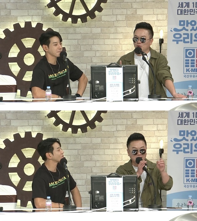 Comedian Kim Tae-kyun showed his touching filial piety.On May 11, SBS Power FM Doosie Escape TV Cultwo Show (hereinafter TV Cultwo Show) was featured as a festival feature.On the same day, Kim Tae-kyun visited the festival and said, The festival is a special place. My father and mother are at the Festival Memorial Hall, so it is like my second home.He said, My mother and father seem to have set this schedule because they want to come again even if they come once a month, and even before the broadcast, he chatted, saying, I stopped by the memorial service and had a little fun with my father and mother.