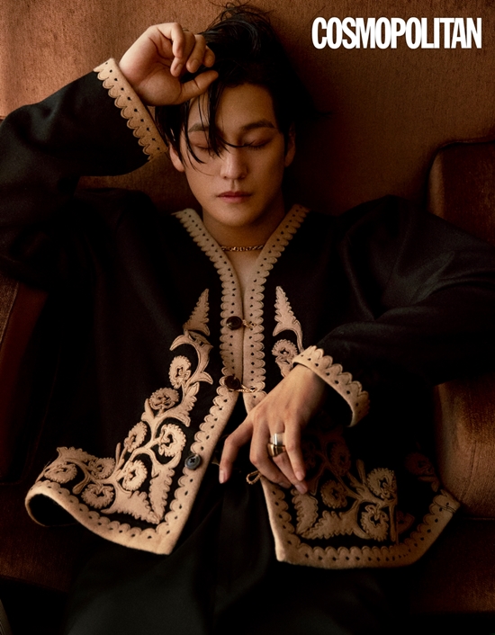 Actor Kim Bum expressed his unusual affection for acting.On the 19th, the agency King Kong by Starship released Kim Bums picture with the magazine Cosmopolitan June issue.Kim Bum, who is in the public picture, reveals his own dark colors across black and white and color. He closes his eyes and creates a mysterious mood, while staring at the camera with his rebellious eyes.Kim Bum, who is on the bed in another photo, reveals a provocative charm with a casual look and pose. He is the back door that has completely extinguished the sensual pictorial concept and brought out the admiration of the field staff.In an interview after filming, Kim Bum said, I think acting is joy and sorrow for me. There were times when I was very happy, sad and sick.Kim Bum is working on TVN Nine-tailed fox  ⁇  1938, which is the work that saved me at the time when my favorite acting in my life felt like work and lost interest. It is  ⁇  Nine-tailed fox  ⁇ .So it is the most affectionate work, and it showed a special affection.On the other hand, Kim Bums more pictures and interviews can be found on the Cosmopolitan June issue and on the website. The drama  ⁇  Nine-tailed fox  ⁇  1938  ⁇  will be broadcasted at 9:20 pm on the 20th.Photograph: Cosmopolitan