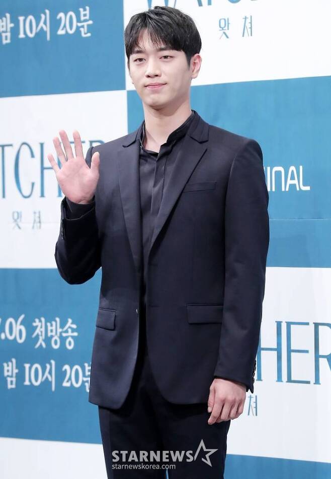 Seo Kang-joon will expire at the end of Army active duty on the 22nd.He was enlisted in the Army in November 2021. Seo Kang-joon said at the time of Enlisted, I am doing my own resolutions every day. People who know me well are likely to adapt well. Do not worry.Well done, he said in an enlightened voice.Even after Enlisted, Disney Plus proved its presence through the original drama Greed.Greed is a mystery-tracking thriller that depicts the story of those who pursue him for their own purposes after the unidentified ghost, which disappeared with the birth of Greed, a shield that saved mankind from the solar wind, reappeared as an accomplice of a murderer in 24 years.Seo Kang-joon has played a key role in Greed, so Seo Kang-joon has gained a reputation for being optimized for genres by increasing the immersion of viewers.Seo Kang-joon, who recently met soccer player Kim Young-kwang and revealed his recent status while serving in the military, still showed off his unchanging appearance. It is noteworthy how Seo Kang-joon will appear in public before Discharge.On the other hand, Seo Kang-joon debuted in the web drama After School in 2013, and the drama Obsessed Stone Singer, Cheese in the Trap, Are you a human being? Third charm appeared.