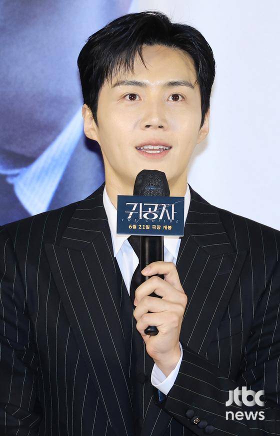 22일 오전 서울 자양동 롯데시네마 건대입구점에서 영화 '귀공자' 제작보고회가 열렸다. 박훈정 감독과 김선호, 강태주, 김강우, 고아라가 참석했다. 김현우 엔터뉴스팀 기자 kim.hyunwoo3@jtbc.co.kr (콘텐트비즈니스본부)