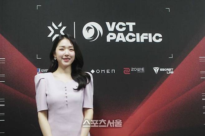 지난 15일 서울 마포구 상암 콜로세움에서 진행한 인터뷰를 앞두고 신경민 아나운서가 포즈를 취하고 있다. 상암=김지윤기자 merry0619@sportsseoul.com