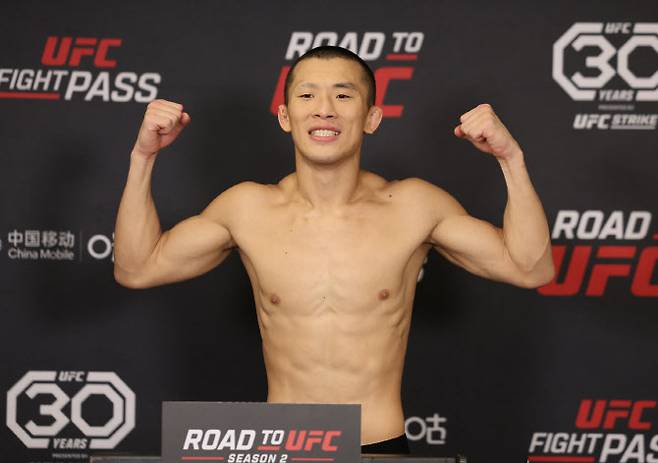 로드 투 UFC 2라운드 진출에 성공한 김상욱. 사진=UFC