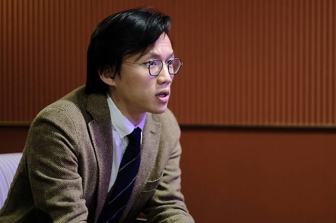 Seo Bo-hyeon, author of "Debater," speaks during an interview on May 12. (Yonhap)