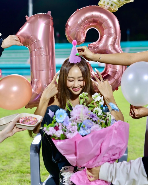 Singer Hyolyn (real name Kim Hyo-jung, 32), a former member of girl group Sistar, expressed her feelings on the 13th anniversary of her debut.Hyolyn said on the 4th, It is the 13th anniversary of my debut, today of the day. I am always grateful for this place that made me feel what I love most and what I love most, but today I am more grateful and happy.The photo is a picture of Hyolyn, who is making a happy face between the balloon and the bouquet of his debut 13th anniversary.Hyolyn said, If it wasnt for you who always kept me silent, cheered and waited for me, I probably would have lived without realizing what happiness is, and thanked, Ill do better in the future for our SISTAR members and BAE and Bri Knowledge Zone who always held me and hugged me so that I wouldnt fall.Ill work harder and do my best. Ill go further. I wont stop, Hyolyn said. I sincerely thank and love you all for your congratulations!In the testimony of Hyolyns thirteenth anniversary, the volleyball empress Kim Yeon-kyung also conveyed a message of congratulations with the comment Congrats, and Hyolyn replied Wool Sister.Hyolyn debuted in Sistar in June 2010 and has released many hit songs such as Jijige, So Cool, Naonja, Give It To Me, Touch My Body, I Swear, SHAKE IT, I Like That And received great love from K-pop fans.
