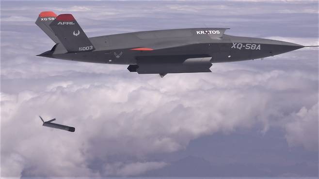CCA의 후보중 하나인 XQ-58 발키리 무인전투기. 출처=미 공군