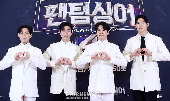 JTBC '팬텀싱어4' 결승 진출한 리베란테가 2일 오후 서울 동대문구 경희대학교 평화의 전당에서 진행된 포토콜 행사에 참석해 포즈를 취하고 있다. 2023.06.02 /사진=김창현 기자 chmt@