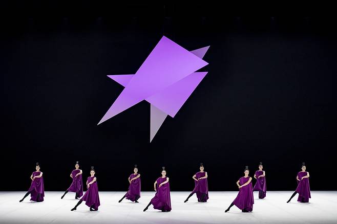 Members of the National Dance Company of Korea perform "Sanjo" in 2021. (National Dance Company of Korea)