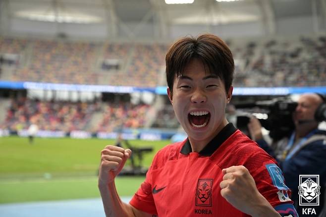 한국 U-20 축구대표팀 주장 이승원이 5일 열린 나이지리아와의 2023 국제축구연맹(FIFA) U-20 월드컵 8강전에서 이긴 뒤 기뻐하고 있다.   대한축구협회 제공