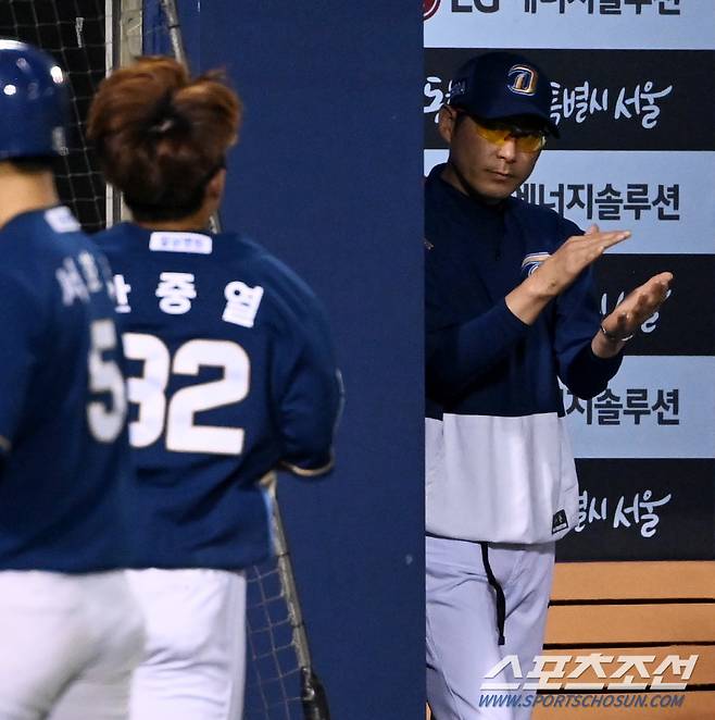 2023 KBO리그 NC 다이노스와 LG 트윈스의 경기가 2일 잠실야구장에서 열렸다. 7회초 NC 안중열이 좌월 솔로홈런을 치고 기쁨을 나누고 있다. 잠실=허상욱 기자wook@sportschosun.com/2023.06.02/