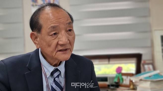 ▲ 김효재(71) 국민의힘 추천 방통위 상임위원이 지난 24일 미디어오늘과 인터뷰하고 있다. 사진=금준경 기자