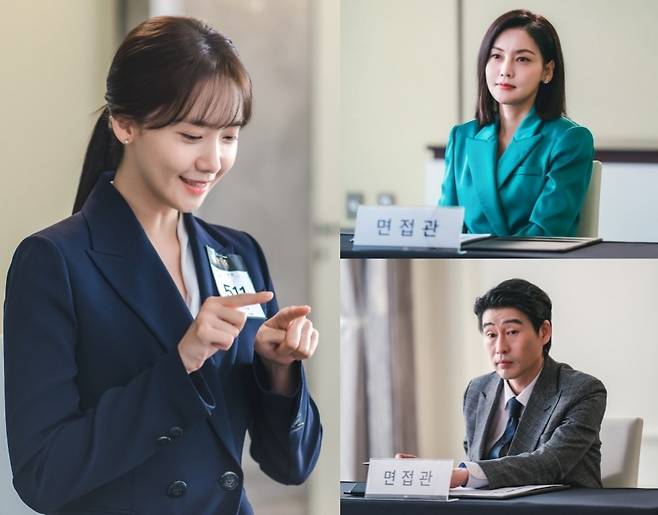  ⁇  King the Land  ⁇  Smile Queen Im Yoon-ahs Interview Stress Aftermath is revealed.In the first episode of JTBCs new Saturday Drama  ⁇  King the Land  ⁇  (playwright Choi Rom (Directed by Tim Harimao) Lim Hyun-wook) broadcasted at 10:30 pm on the 17th, Angelang (Im Yoon-ah), who is struggling to find a job at the King Hotel, (Kwon Hee) and Kang Dae-eul (Kim Ga-eun) take off their feet to cheer up.Angel Lang is a person who dreams of Hotelier with the desire to present happy memories to people. Especially, King Hotel, which has memories with her mother as a child, is like a dream stage for Angel Lang.However, it is not easy to review the documents as well as the Interview to match the reputation of being the best hotel in Korea.Angelang, who has dared to challenge her dreams, does not lose her laughter during the Interview as a nickname of Smile Queen, and strongly appeals to her in front of her sister, Lee Joon-ho, the sister of King Group.Interview Even though the ridiculous demands of the Interview Pavilion show off the base and sense, the Interview is over, but Angelang still has a high mountain to overcome.The best friend, Peace and Kangdae, burns the night to change the mood of Angelang waiting for the unexpected Interview result.Angel Lang, Oh Peace, and Kang Dae in Sams Club are screaming and dancing to wash away the sadness and irritability. Angel Langs face, which seems to be out of the pressure of the Interview, feels a cool sense of liberation.In addition, Angel Lang, who was lying in the lull of the night, was caught with his phone up and his eyes rounded.Angelangs face on the phone as if he had unexpected news raises his curiosity with embarrassment and surprise.What is the reason why a smiley face disappeared from Angels face? Interest is being paid to the first Broadcasting that will reveal the contents of the telephone conversation.