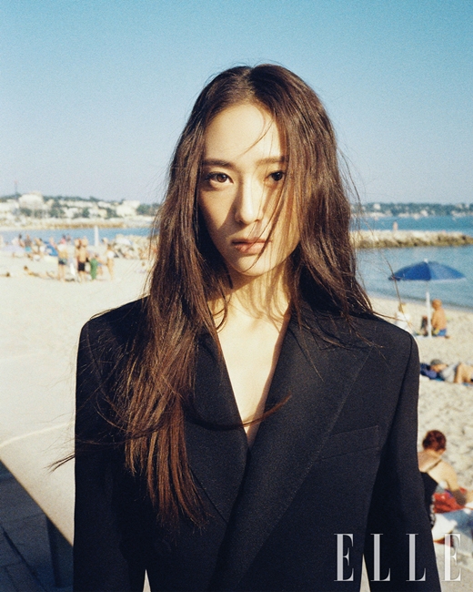 Singer and actor Krystal Jung decorated the July issue of fashion magazine Elle.Krystal Jung, who is working as an ambassador for fashion brand R, unveiled a picture of classical yet elegant moments centering on Cannes in southern France, perfecting various looks.Krystal Jung was invited to the Cannes International Film Festival on the same schedule, Kim Jee-woons movie Cobweb, and walked the first red carpet in his life.Cobweb was directed by Kim Jee-woon in the 1970s, and Krystal Jung was honored to play the role of a new actor in the play.It was published in the July issue of Elle.