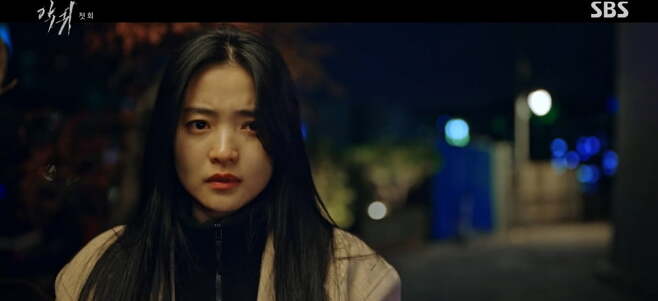 The first episode ended with Kim Tae-ri, who was shocked and horrified by the Stay Puft Marshmallow Man.TV viewer ratings for the first episode of a demon, which aired on the 23rd, recorded 9.9 percent of households nationwide, 10.8 percent of households in the Seoul metropolitan area, and 12.8 percent at the moment, topping the list of all programs in the same time slot and Friday.2049 TV viewer ratings, a key indicator of channel competitiveness and topicality, also ranked first in the same time zone with 4.1%.Gusan!Young (Kim Tae-ri) finally sees the Stay Puft Marshmallow Man.Folklore studies such as red Daenggi, jade hairpin, black rubber band, blue Onggi sculpture, herbaceous bottle, and gold wire were hinted as clues to stimulate curiosity.Kim Tae-ri and Oh Jung-ses acting immersed them in the story.Kim Tae-ri infused the reality of youth who lives harder than anyone else even though it is hard on the face of Sanyoung who is preparing for the civil service examination by taking charge of livelihood with various part-time job on behalf of mother Kyung Moon (Park Ji-young)On the other hand, in a few scenes that turn into a demon, the action alone emits an eerie aura, raising expectations for the performance of the two faces that will become full-fledged in the future.Stay Puft Marshmallow Man is a crazy professor, said Oh Jung-se, a professor at Salt Damage, who stood firmly in the value of Folklore studies at No Strings Attached.The traces of the years that have struggled to prevent unjust and sad deaths can be read on faces without emotional ups and downs.After hearing the news of the death of his father, Gu Steel wool, he was led by his mother to Hwawonjae, where the funeral was held. It turned out that his mother, Gyeongmun, had been hiding the divorce and deceiving her daughter that her father had died in an accident.However, he did not make Steel wool a dead person for a long time, and he threw away the only thing he had left to his daughter, and said, Do not touch anything in the house.I felt frustrated because I didnt know why my mother hid my fathers existence and felt terrible, but I couldnt ask my weak-hearted mother any more.The chaotic situation in the daily life of San-young, who had been living a hard life, continued on the following day. I went to the mountain-eun-eun construction site to deliver food, and there I met a salt damage prize who came to distinguish cultural assets.The previous day, when he met in front of the flower garden, he asked if he was the daughter of Professor Steel wool, but this time he left a few letters and asked why he did not contact him. Then he got a demon.(Yesterday) is bigger than  ⁇   ⁇   ⁇   ⁇   ⁇   ⁇   ⁇   ⁇   ⁇   ⁇ .........................................................However, there have been a series of incidents of people dying around the mountain.Lee Hong-sae (played by Hong-kyung) and Seo mun chun (played by Kim Won-hae) from the Seoul Metropolitan Police Agencys violent crime investigation unit came to inform them that a voice phisher (played by Kim Sung-kyu) who extorted San-youngs house deposit had died, and asked for San-youngs alibi.No Strings Attached, a middle school student who opened the window and took a picture, was found dead in the house where San-youngs best friend Se-mi (played by Yang Hye-ji) moved.Only then did he come up with a warning from Hyundai Marine & Fire Insurance that people die around him. Yong-eun went with him to investigate the strange phenomenon happening to Jasin.According to Hyundai Marine & Fire Insurance, someone could have died again if they did not listen to why the Stay Puft Marshmallow Man attached to a hidden camera student remained here.A hidden camera student who visited Sanyoung was extremely terrified that a girls cry was heard from a phone call from a friend who had recently jumped from the roof of the school and died.At the moment I was listening to the story, I finally froze on the spot when I saw the Stay Puft Marshmallow Man, who was bleeding in the mirror.As Hyundai Marine & Fire Insurance said, the Stay Puft Marshmallow Man stood in front of the open front door.A demon, who manipulated the old steel wool to kill himself, was attached to Sanyoung through a red Daenggi  ⁇  left as a souvenir, and raised the size of the shadow by listening to her latent Blow-Up.When the voice phisher was released due to insufficient evidence, a demon that escaped from the body of the mountain man manipulated him to hang himself as in the old steel wool.Hyundai Marine & Fire Insurance, who received a letter from Steel wool asking me to help my daughter, Sanyoung, if I die, as if I had anticipated Jasins death, saw a demon that killed Jasins mother a few decades ago.For the next two years, I have been living in a world where I have been living in a world where I have been living in a world where I have been living in a world where I have been living in a world where I have been living in a world where I have been living in a world where I have been living in a world where I have been living in a world where I have been living in a world where Provoked.