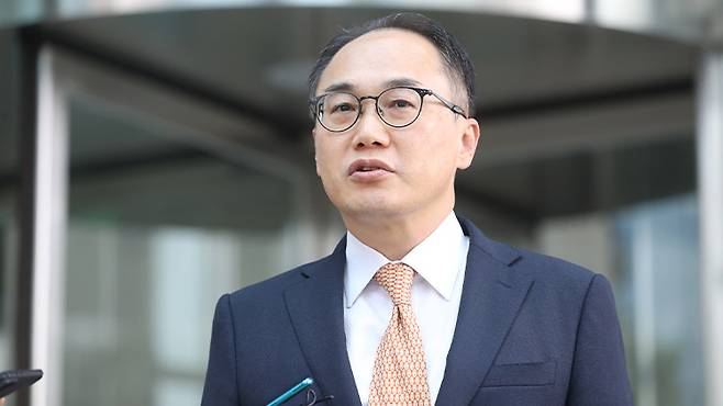 ▲ 지난 4일, 이원석 검찰총장이 청주지방검찰청을 격려 방문한 자리에서 기자들의 질문에 답변하고 있다. (출처: 연합뉴스)